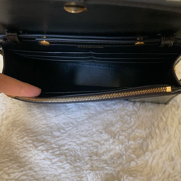 Balenciaga hourglass leather wallet on chain - Picture 6 of 11